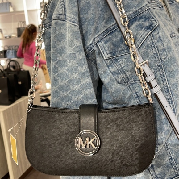 MICHAEL KORS CARMEN SMALL POUCHETTE SHOULDER CHAIN BAG BLACK/SILVER TONED - Picture 5 of 16